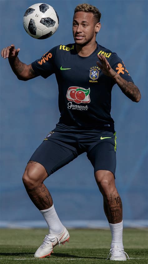 Foto Neymar Se Emocionou Ap S Primeira Vit Ria Do Brasil Na Copa Do