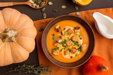 Creamy Pumpkin Soup With Garlic Bread Debu Magazine