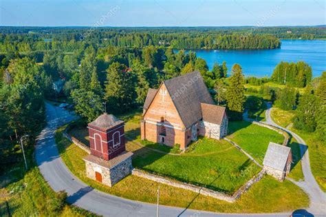 Iglesia De La Santa Cruz En Hattula Finlandia 2023