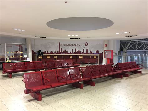 Bologna Marconi Airport Guide (BLQ) - Sleeping in Airports