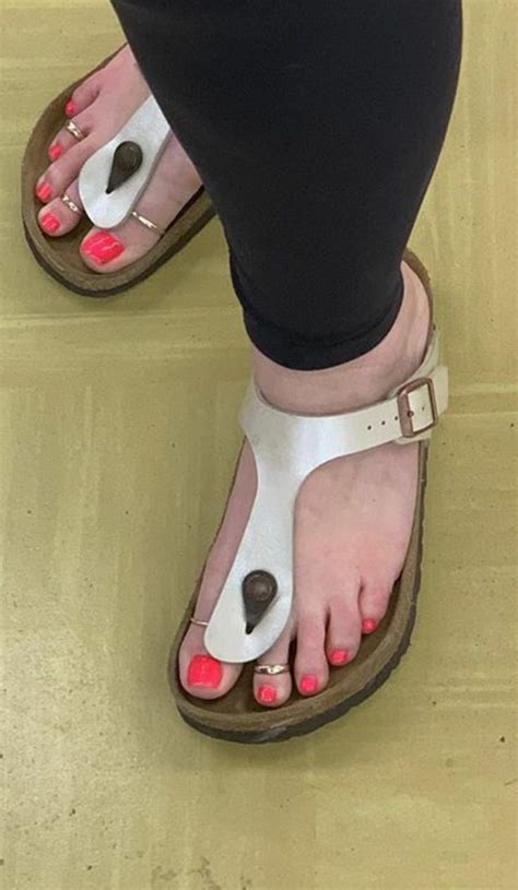 Pin Von Johhan Intgall Auf Birkenstock Frauen Sandalen Füße Schöne Füße