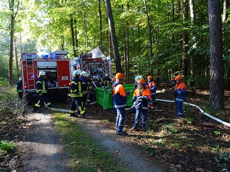 Viele Einsätze bei 24 Stunden Schicht Feuerwehr Trennfurt