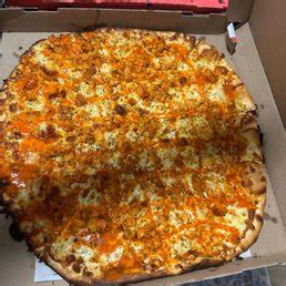 ROUND PIE PIZZA COMPANY Updated January 2025 76 Photos 131