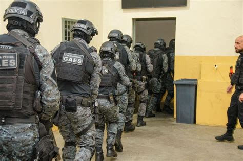 Pol Cia Penal Realiza Revista Geral Na Penitenci Ria Estadual De