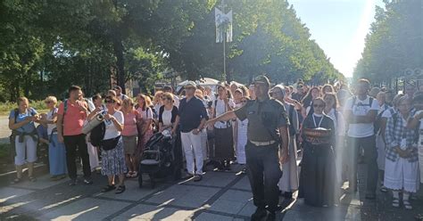 Wierni są na mecie 42 Pieszej Pielgrzymki Wrocławskiej W kilka dni p