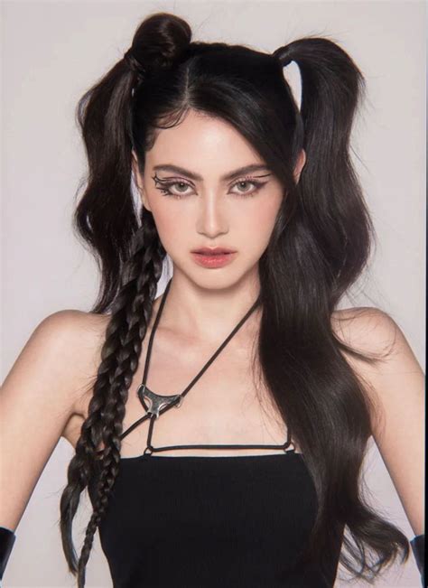 Davika Hoorne Hair Styles High Fashion Hair Medium Length Hair Cuts