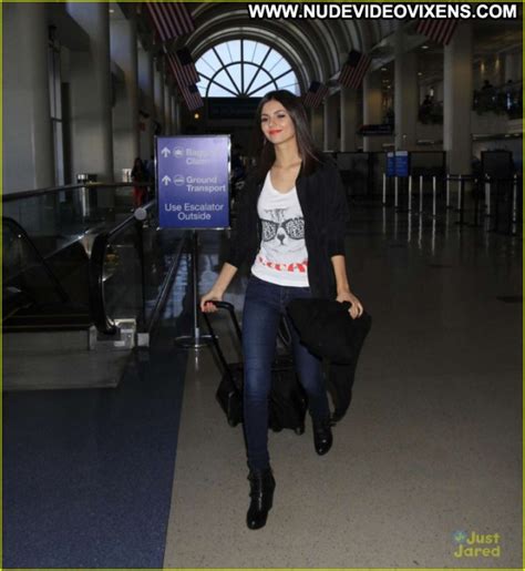 Victoria Justice Celebrity Beautiful Posing Hot Babe Paparazzi Hot