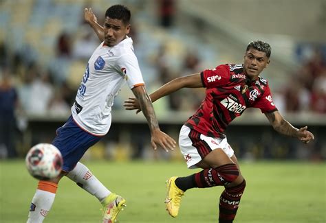 Flamengo acerta a venda de atacante para clube árabeFlamengo acerta a