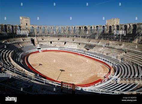 Roman Amphitheatre Arles Fotografías E Imágenes De Alta Resolución Alamy