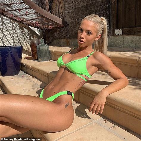 Tammy Hembrow Shows Off Tiny Waist In A Neon Green Bikini Daily Mail