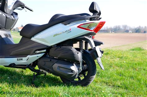 Essai Sym Gts 300 Efi Abs Start Stop calme et volupté Asso scooter