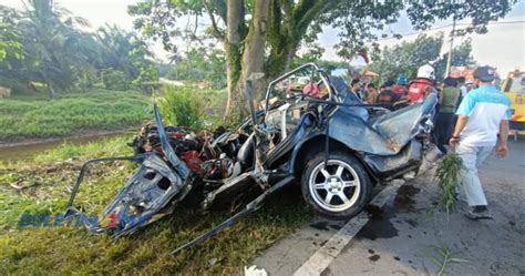 Dua Lelaki Maut Kereta Terbabas Langgar Pokok Buletin Tv Malaysia