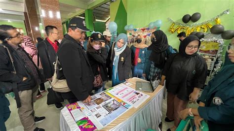 KKN UNDIP Students Held A Product Innovation Exhibition With The Theme