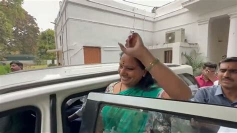 Telangana Cms Daughter Brs Mlc K Kavitha In Ed Office After Agency