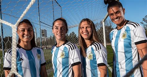 Adidas Present La Nueva Camiseta De La Selecci N Argentina De F Tbol