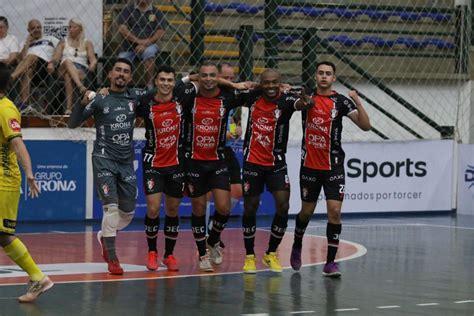 Jec Futsal Vence O Praia Clube Na Prorroga O E Conquista O