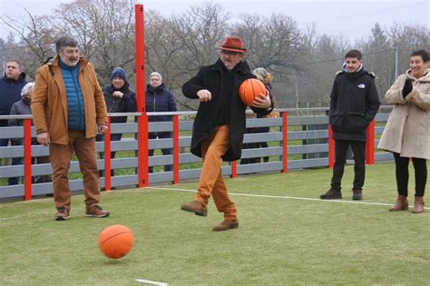 Le city stade de La Bruère sur Loir inauguré actu fr