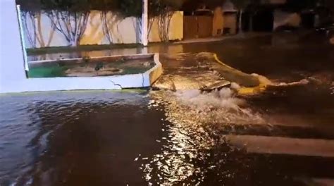 Rotura De Matriz Genera Inundaci N En Ciudad Sat Lite De Maip Prensa