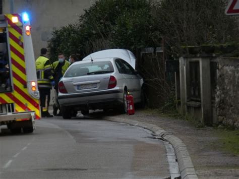 Un Automobiliste Décède à La Suite Dun Malaise Au Volant Dans Une Rue