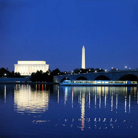 Washington DC: Gourmet Dinner Cruise | DC Dinner Cruise