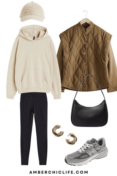 10 Casual Rainy Day Outfits That'll Look Chic