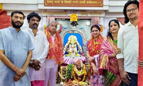 Hyderabad: BJP leaders make a beeline to Charminar Bhagyalaxmi temple