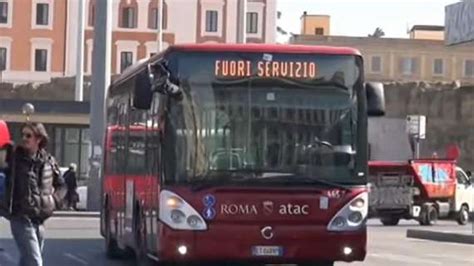 Roma Rischio Malore Sui Bus Atac Lanciato L Allarme