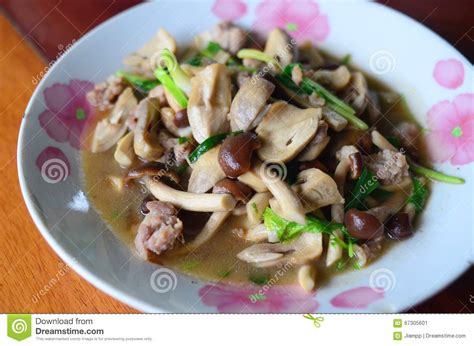 Stir Fry King Oyster Mushroom Stock Image Image Of Asian Butter