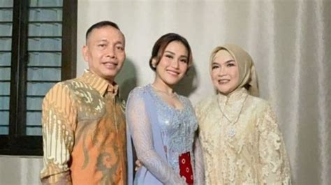 Fakta Lamaran Ayu Ting Ting Yang Digelar Hari Ini Dibongkar Sang Ibunda