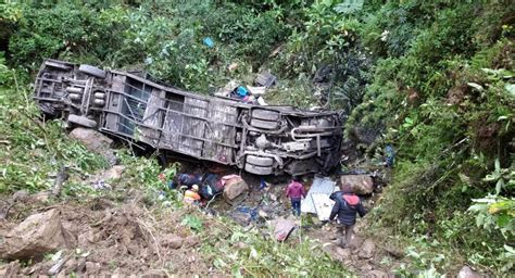 Al Menos 20 Muertos Al Despeñarse Un ómnibus En La Ruta Cochabamba