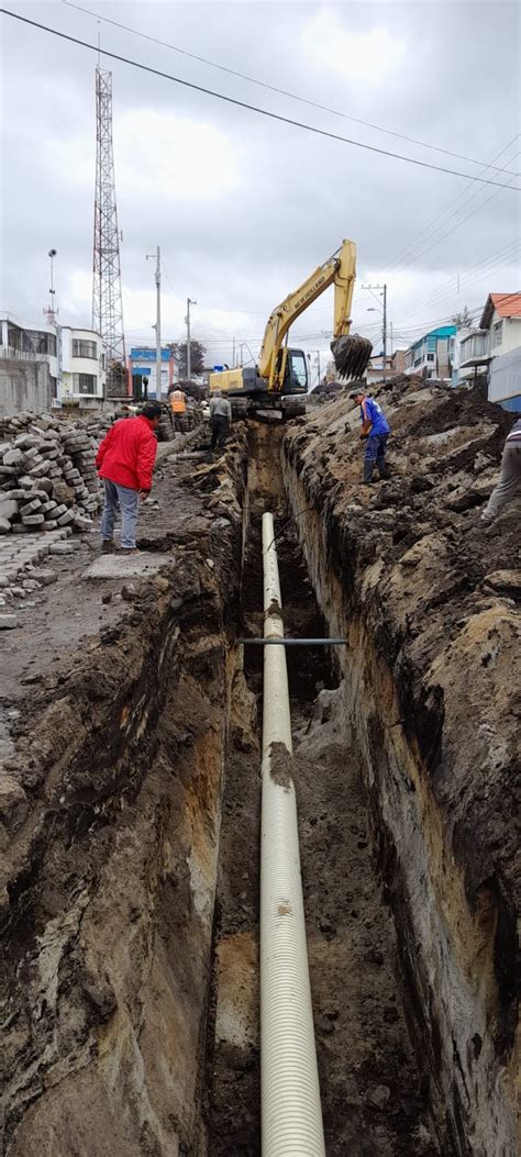 Construcción del Alcantarillado Sanitario y Alcantarillado Pluvial en