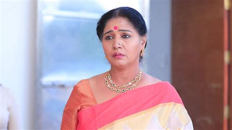 Sandalwood Famous Actress Sudha Belawadi Daughter Also Star In Film Industry Actress Sudha