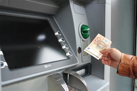 Descubre cómo obtener dinero sin tarjeta Economiza