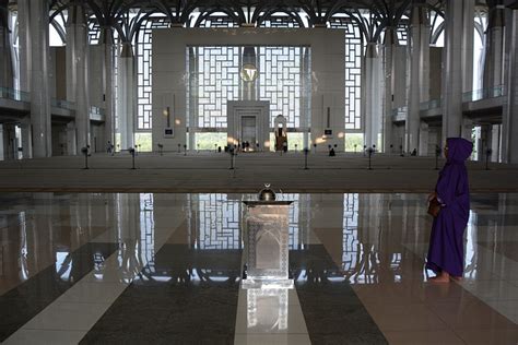 Ipernity Inside Of Tuanku Mizan Zainal Abidin Mosque Iron Mosque