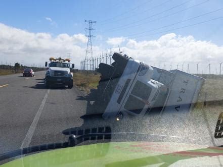 Vuelca Octavo Tr Iler De La Temporada En El Istmo De Oaxaca Por