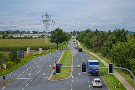 Jalan Tol Sepanjang 61 6 KM Ini Jadi Alternatif Pemudik Tarif Terbaru