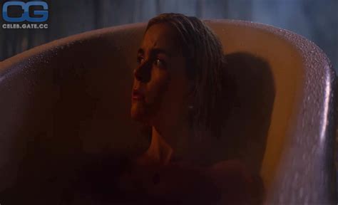 Kiernan Shipka Nude Pictures Onlyfans Leaks Playboy Photos Sex Scene Uncensored