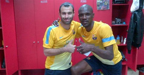 Éric Abidal entra a la llista de convocats del Barça per jugar contra