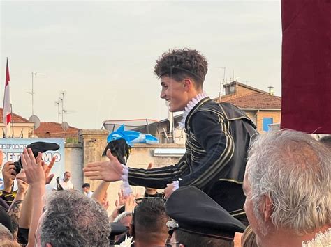 Quintana Giostra Della Rivincita Vince Finestra Per Il Rione Spada