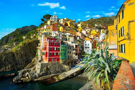 Cinque Terre Vs Amalfi Coast Which One To Visit In 2023 TravellyClub