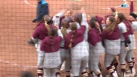 Minnesota Softball On Twitter Walk It Off Syd Sydstrelow