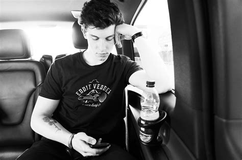 Shawn Mendes Tour Pics Behind The Scenes Of His Illuminate Shows Billboard