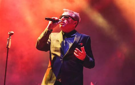 Madness anuncia su nuevo álbum Theatre Of The Absurd Presents C Est La