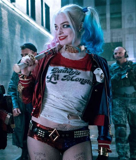 Margot Robbie Back As Harley Quinn See Her In Costume