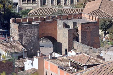 Puerta Elvira o Bab Ilbira Agencia Albaicín