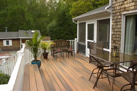 Top Deck Railing Styles for Every Home – Design and Material Guide