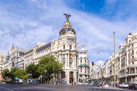 Edificio Metrópolis Posiblemente Uno De Los Más Icónicos De Madrid