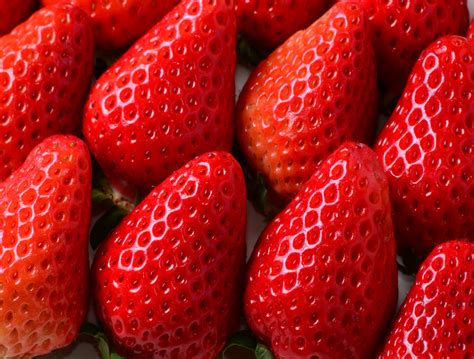 Japanese Deluxe Strawberry Large Tochi Otome 400g Limited Availabi