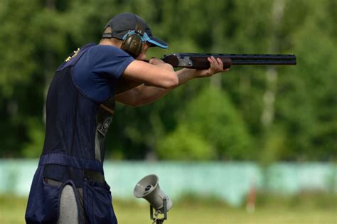 How To Hold Your Shotgun For Clay Shooting Hobbykraze