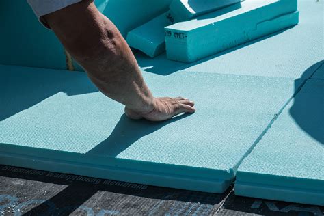 Guide To Commercial Flat Roof Insulation Product Types R Values Iko